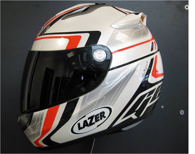 MLE025010 — ШлемOSPREYGENIUS LAZER