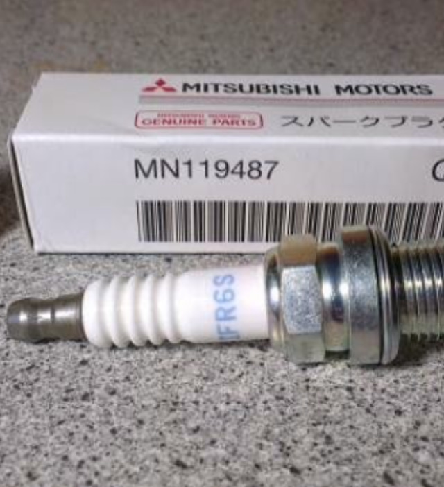MN119487 — Свеча зажигания MITSUBISHI
