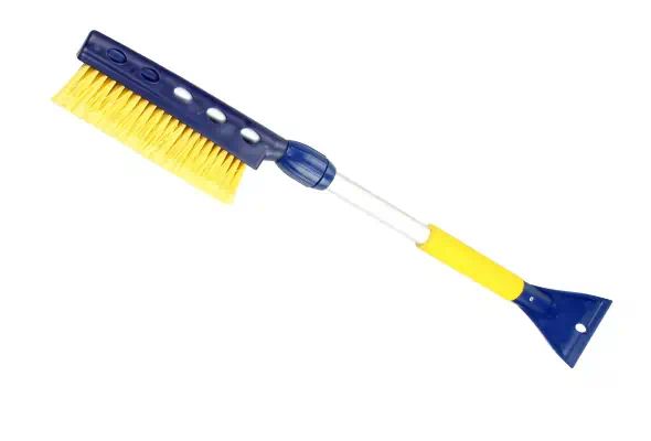 GY000206 — Щетка для снега елескопическая со скребком GOODYEAR