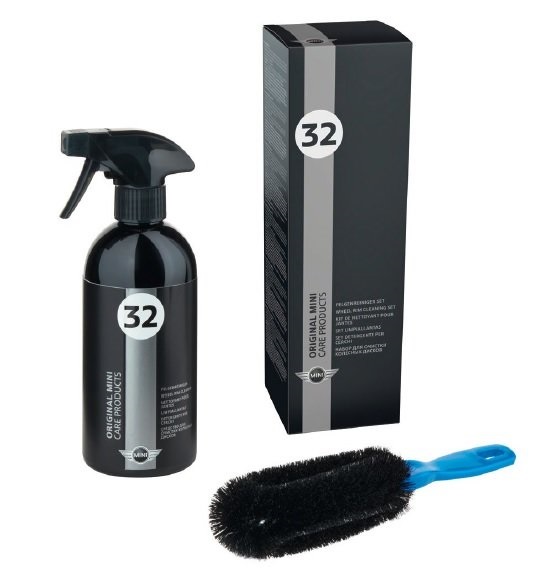 83122288913 — Очиститель (0,5л.) BMW