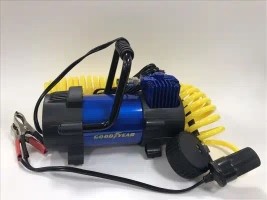 GY000111 — Компрессор odyear GY-40L 40 л/мин со съемной ручкой, съемный витой шланг, сумка для хранения () GOODYEAR