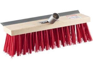 3919530 — Щетка GRINDA EURO уличная без ручки  с мет скребком  буковая колодка  жесткая щетина  мет держатель для черенка  30см GRINDA