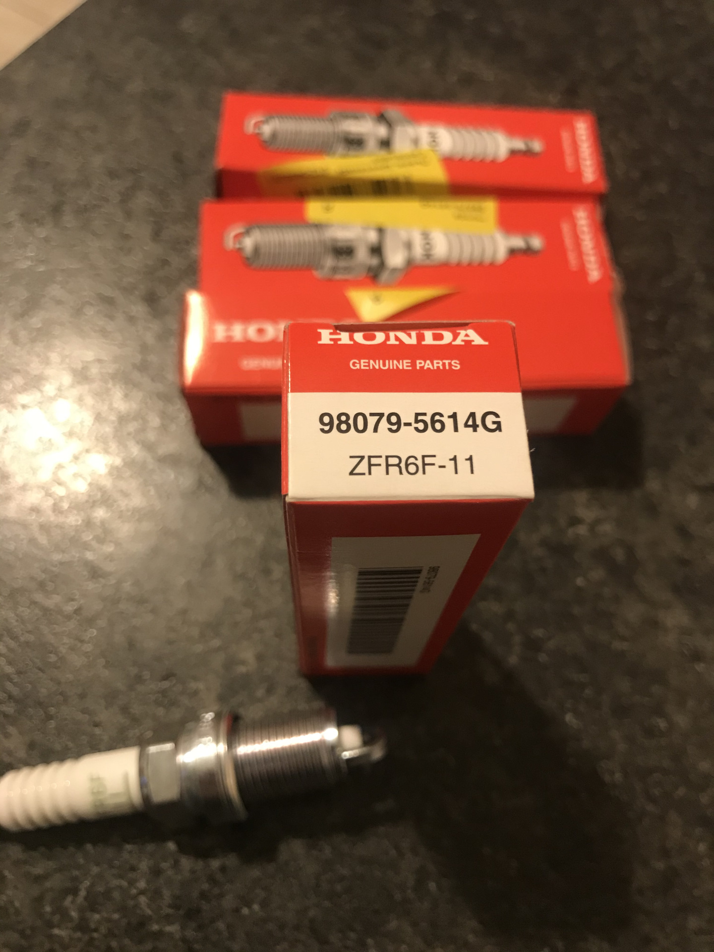 980795614G — Свеча зажигания HONDA