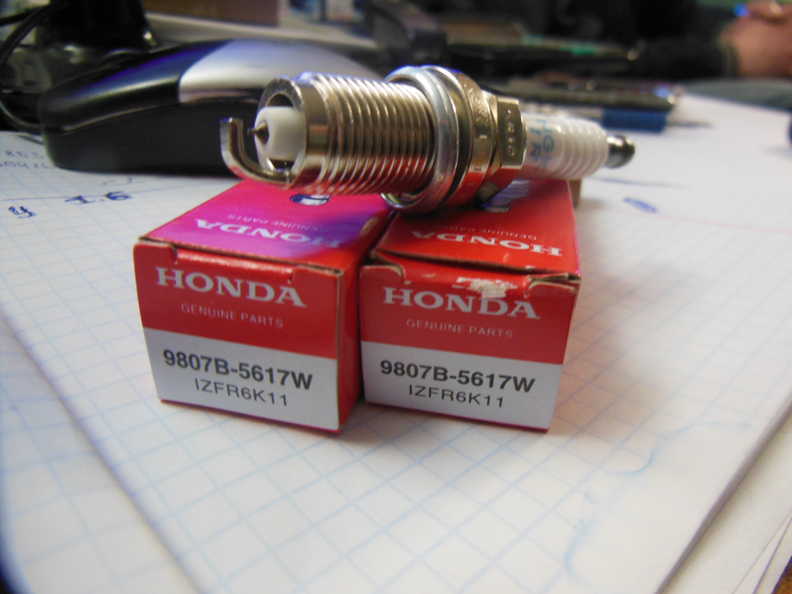 9807B5617W — Свеча зажигания HONDA