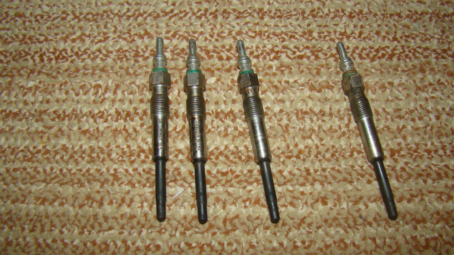 N10579202 — Свеча накаливания VAG