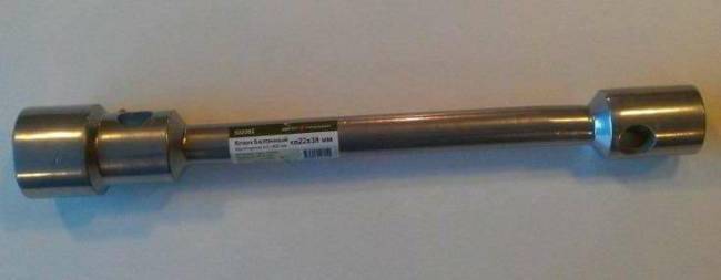 533382 — Ключ балонный (2238) дело техники (L400 мм, кованный,квадрат) ДЕЛО ТЕХНИКИ