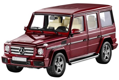 B66961011 — Модель авто 1:18 MERCEDES-BENZ