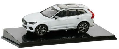 30673950 — XC60CRYSTALWHITE VOLVO