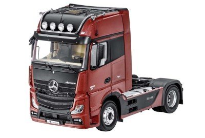 B66006439 — Модель авто ACTROS 1:18 FH25 GIGASPACE, седельный тяг MERCEDES-BENZ