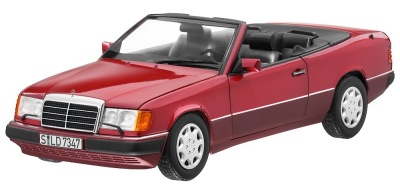 B66040616 — Модель авто 1:18 MERCEDES-BENZ