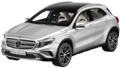 B66960267 — Модель авто 1:18 GLAкласс POLAR SILVER MERCEDES-BENZ