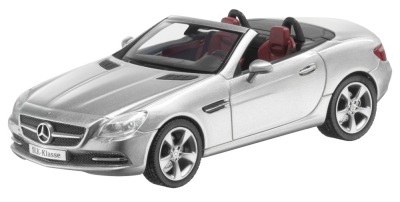 B66960509 — МодельавтомобиляMERCEDESSLKклассR172.1:18,серебристый MERCEDES-BENZ