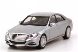 B66960151 — МодельавтомобиляMERCEDESSклассV2221:87,серебристый MERCEDES-BENZ