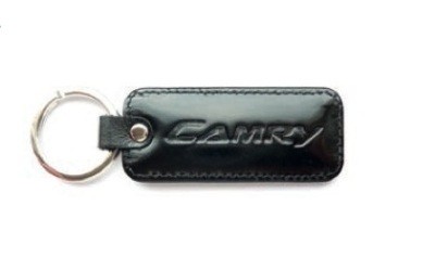 OT1100809T — Брелок TOYOTA CAMRY прямоугольный, кожа, черный TOYOTA