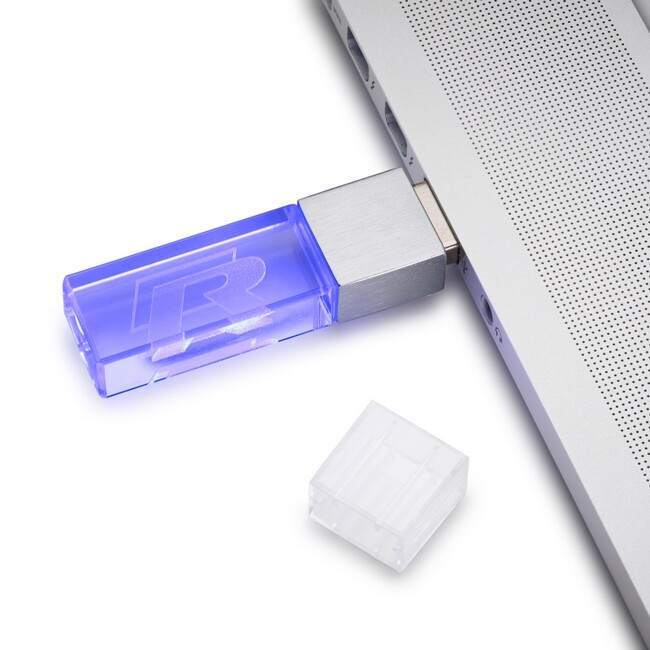 15D087620 — Флэшкарта USB VAG