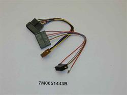 7M0051443B — Адаптер VAG